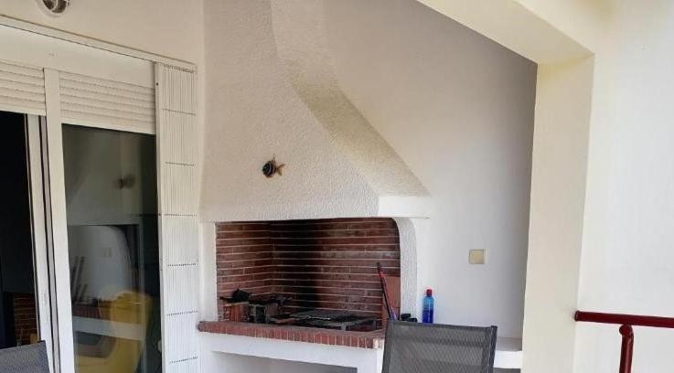 Beach N Fun Bbq Fireplace Saronida Exterior photo