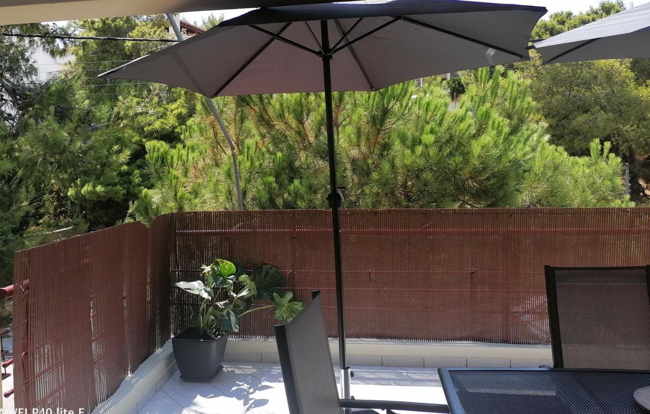 Beach N Fun Bbq Fireplace Saronida Exterior photo